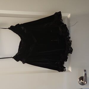 Black Velvet & Lace Goth skirt. Size small